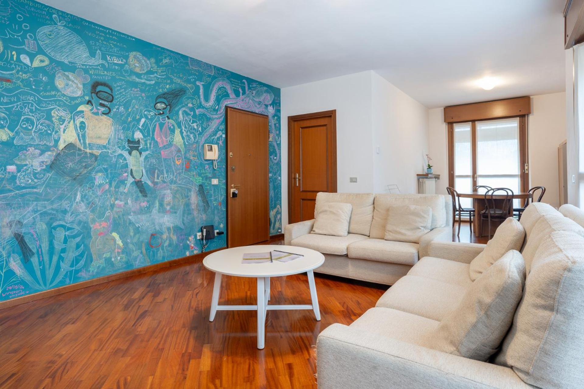 Spacious Bright Near Center And With Air Conditioning Appartement