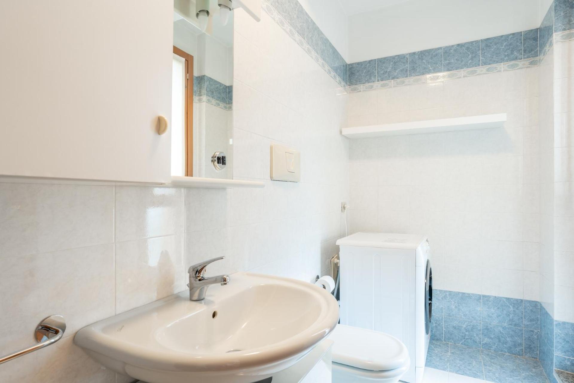 Spacious Bright Near Center And With Air Conditioning Appartement Lecco