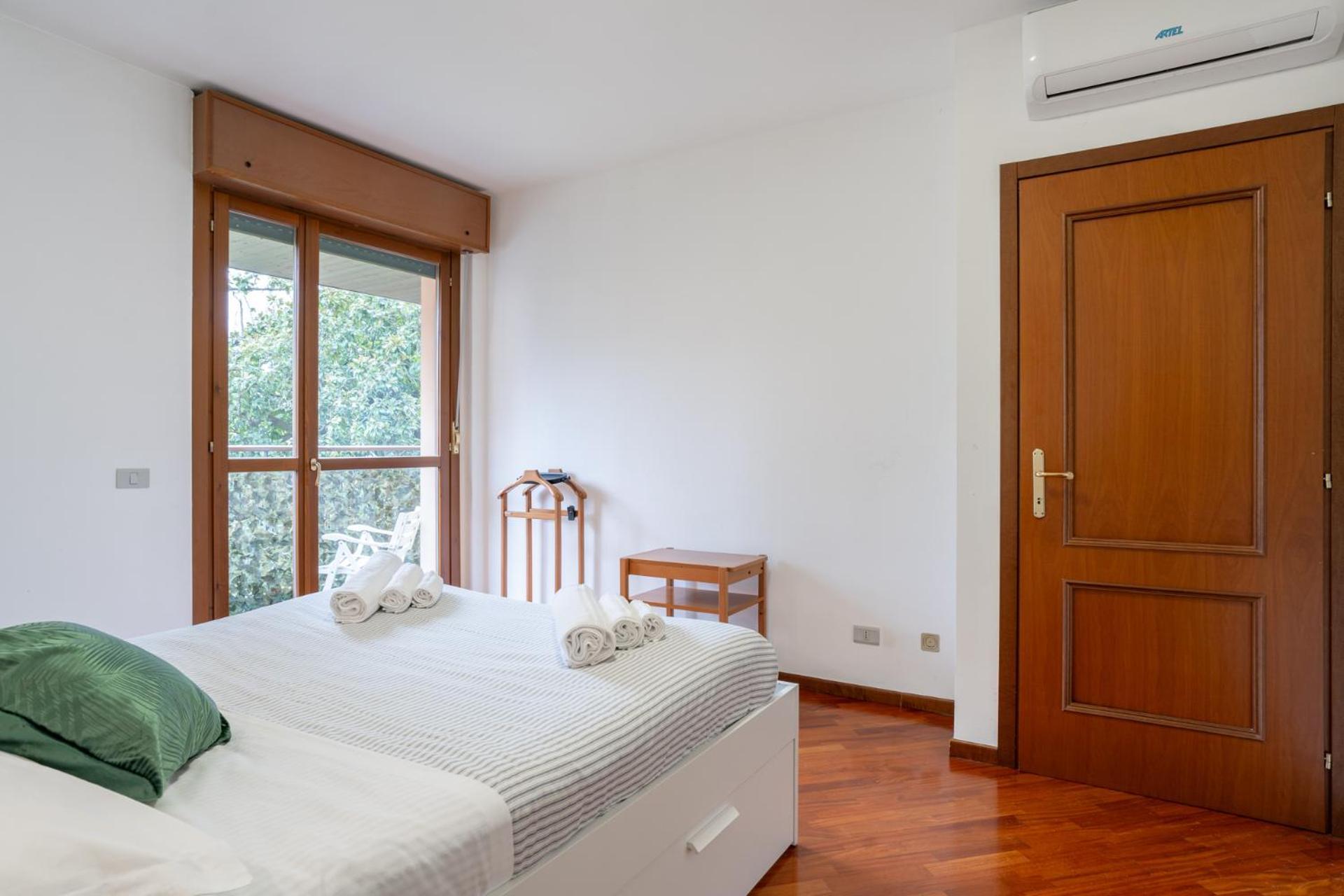 Appartement Spacious Bright Near Center And With Air Conditioning