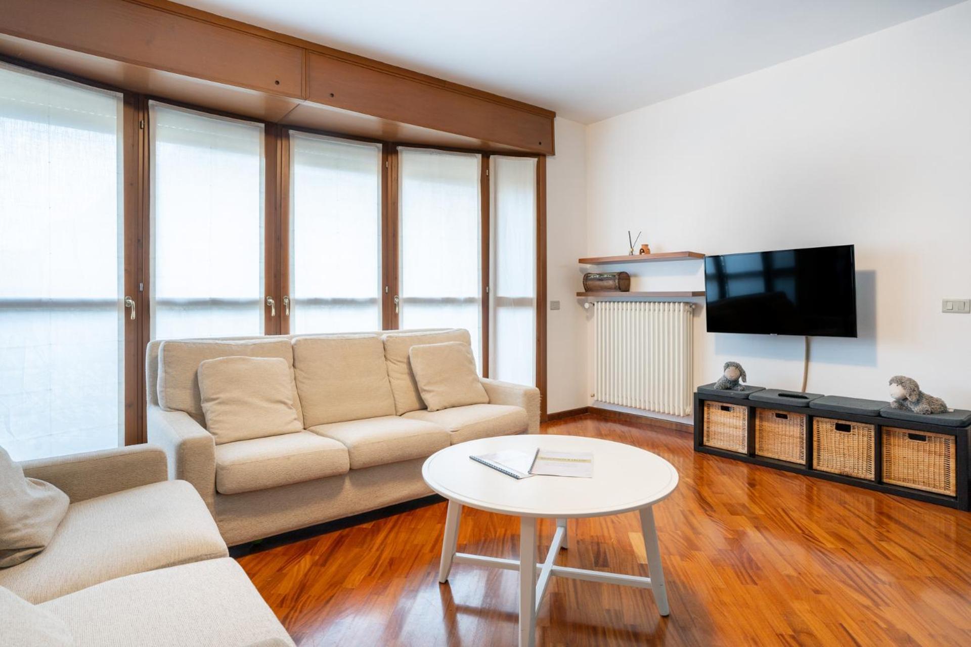 Spacious Bright Near Center And With Air Conditioning Appartement
